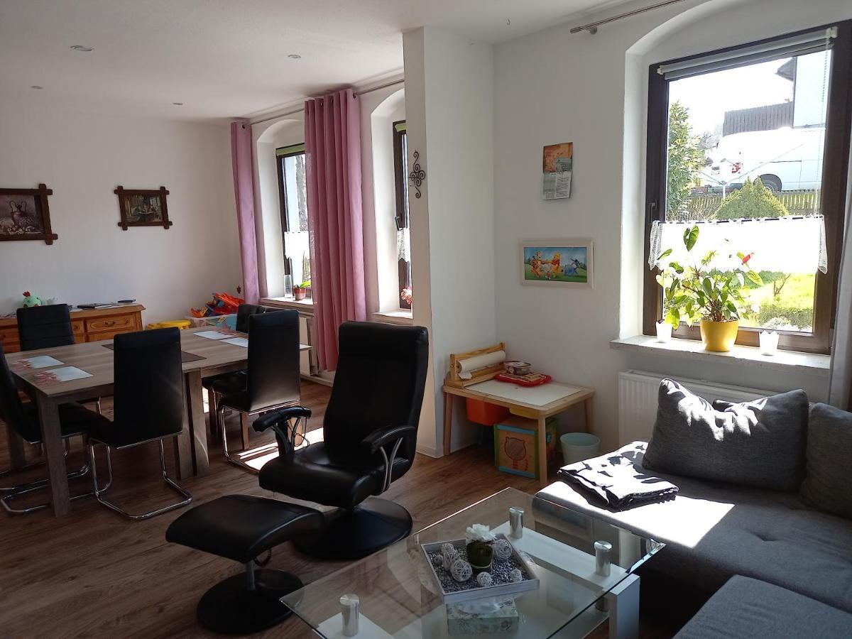 Familienfreundliche Ferienwohnung Erzgebirge Schneeberg  Extérieur photo